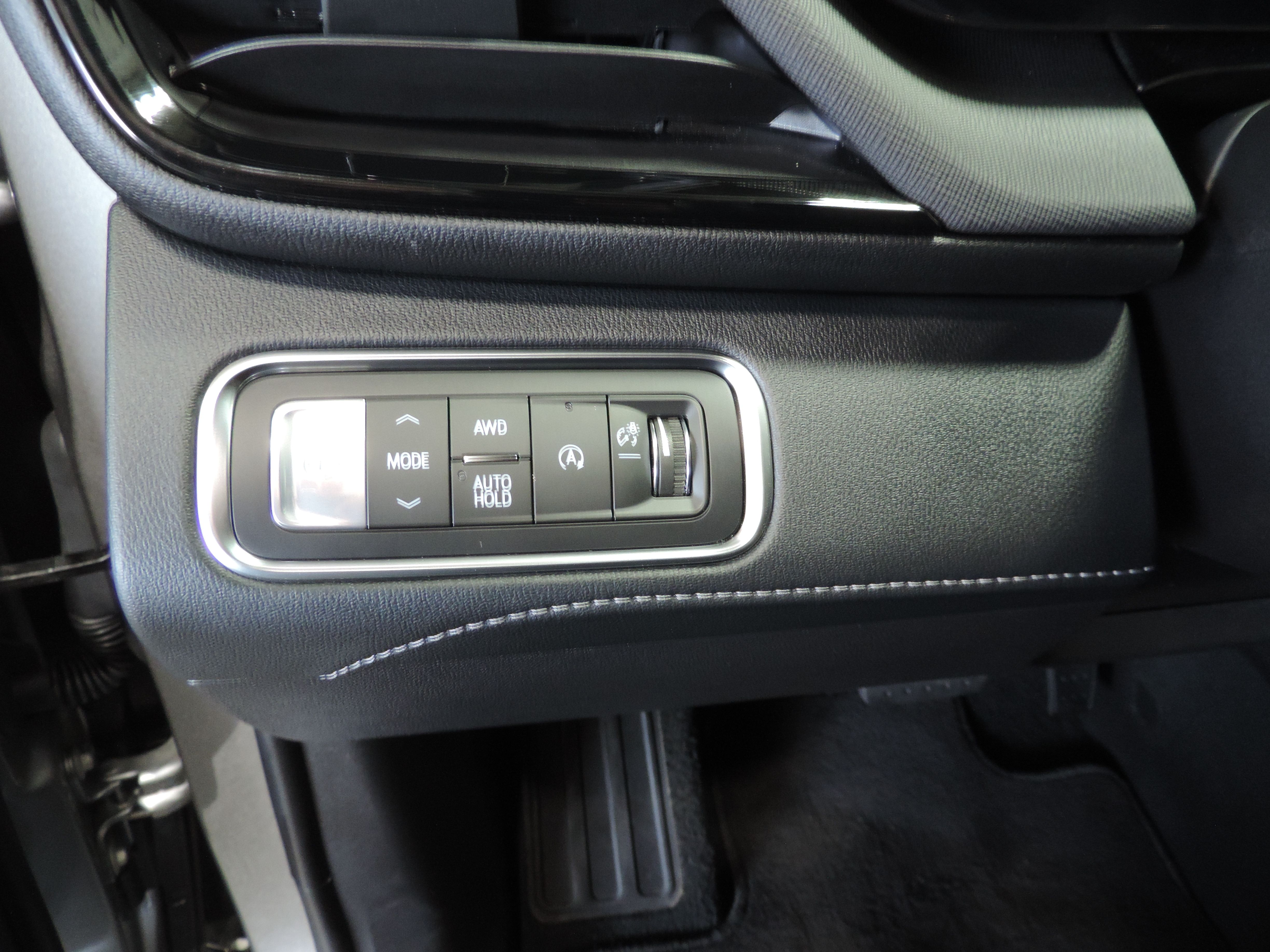 Used 2026 Buick Enclave AWD Sport Touring image 41