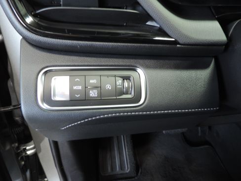Used 2026 Buick Enclave AWD Sport Touring image 41