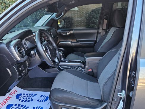 Used 2021 Toyota Tacoma image 7