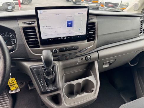 Used 2022 Ford Transit 350 XLT image 12