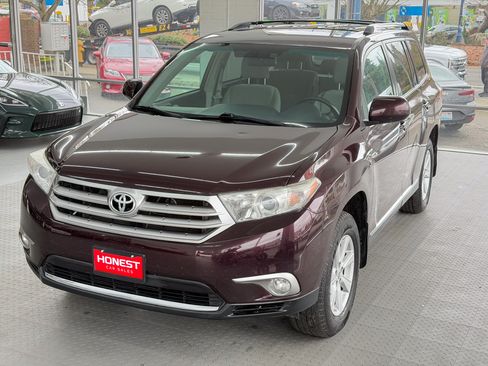 Used 2013 Toyota Highlander image 3
