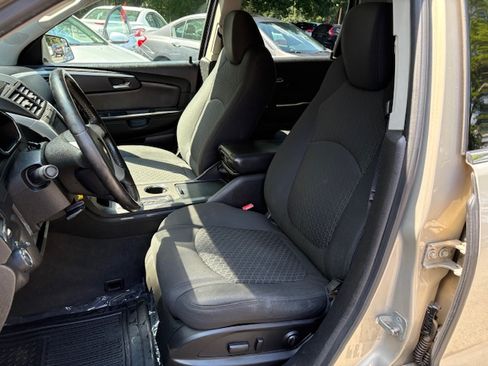 Used 2012 Chevrolet Traverse LT image 7