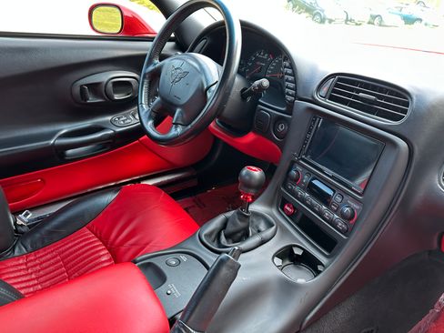 Used 2001 Chevrolet Corvette Z06 image 13