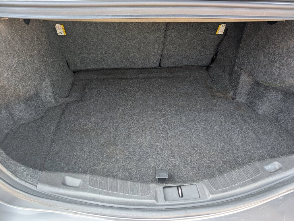 Used 2014 Ford Fusion SE FWD image 13