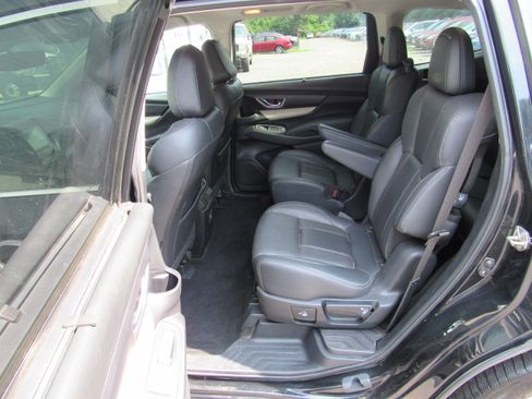 Used 2019 Subaru Ascent Limited 7-Passenger AWD/4WD image 16