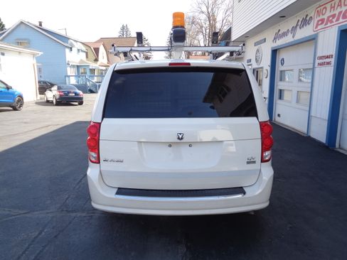 Used 2013 RAM C/V Tradesman image 12