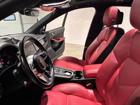 Used 2020 Porsche Macan image 14