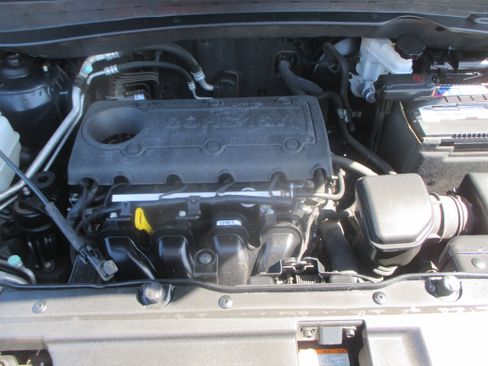 Used 2011 Hyundai Tucson 2WD image 17