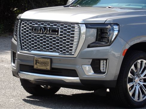 Used 2023 GMC Yukon 4WD Denali image 11
