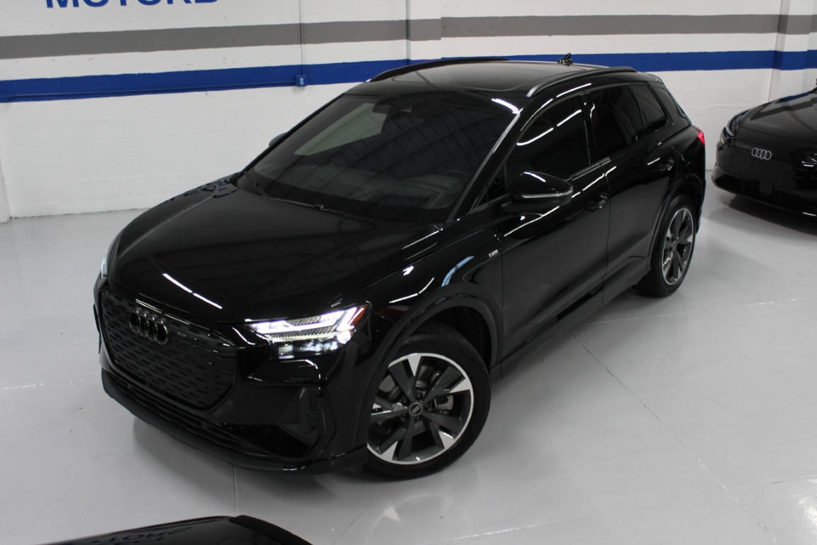 Used 2024 Audi Q4 e-tron quattro Prestige AWD/4WD image 3