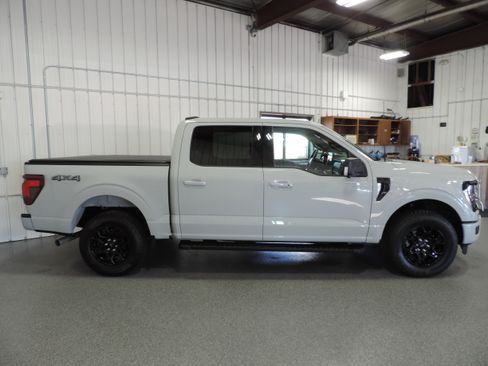 Used 2024 Ford F150 XLT AWD/4WD image 11