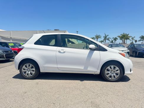 Used 2013 Toyota Yaris 2-Door Hatchback FWD image 10
