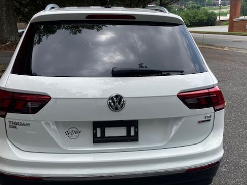 Used 2018 Volkswagen Tiguan 4Motion AWD/4WD image 6