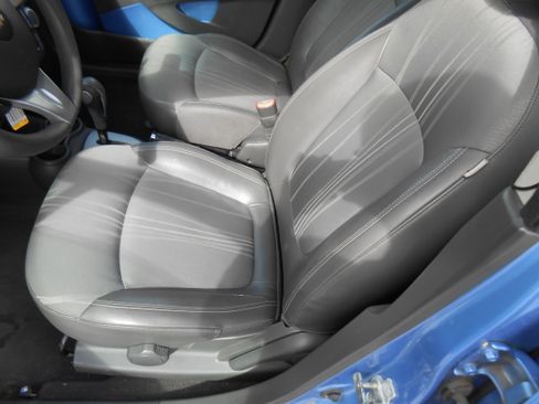 Used 2014 Chevrolet Spark LT image 11