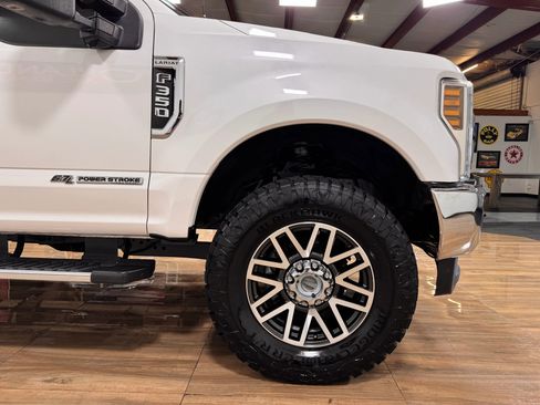 Used 2019 Ford F350 Lariat image 4