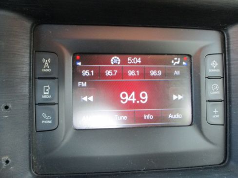 Used 2016 Dodge Charger SE image 37