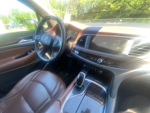 Used 2018 Buick Enclave Avenir image 16