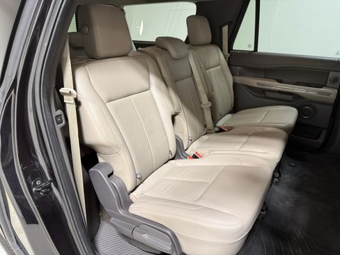 Used 2019 Ford Expedition Max 4WD XLT image 27