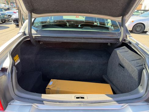 Used 2005 Lincoln Town Car Signature image 27