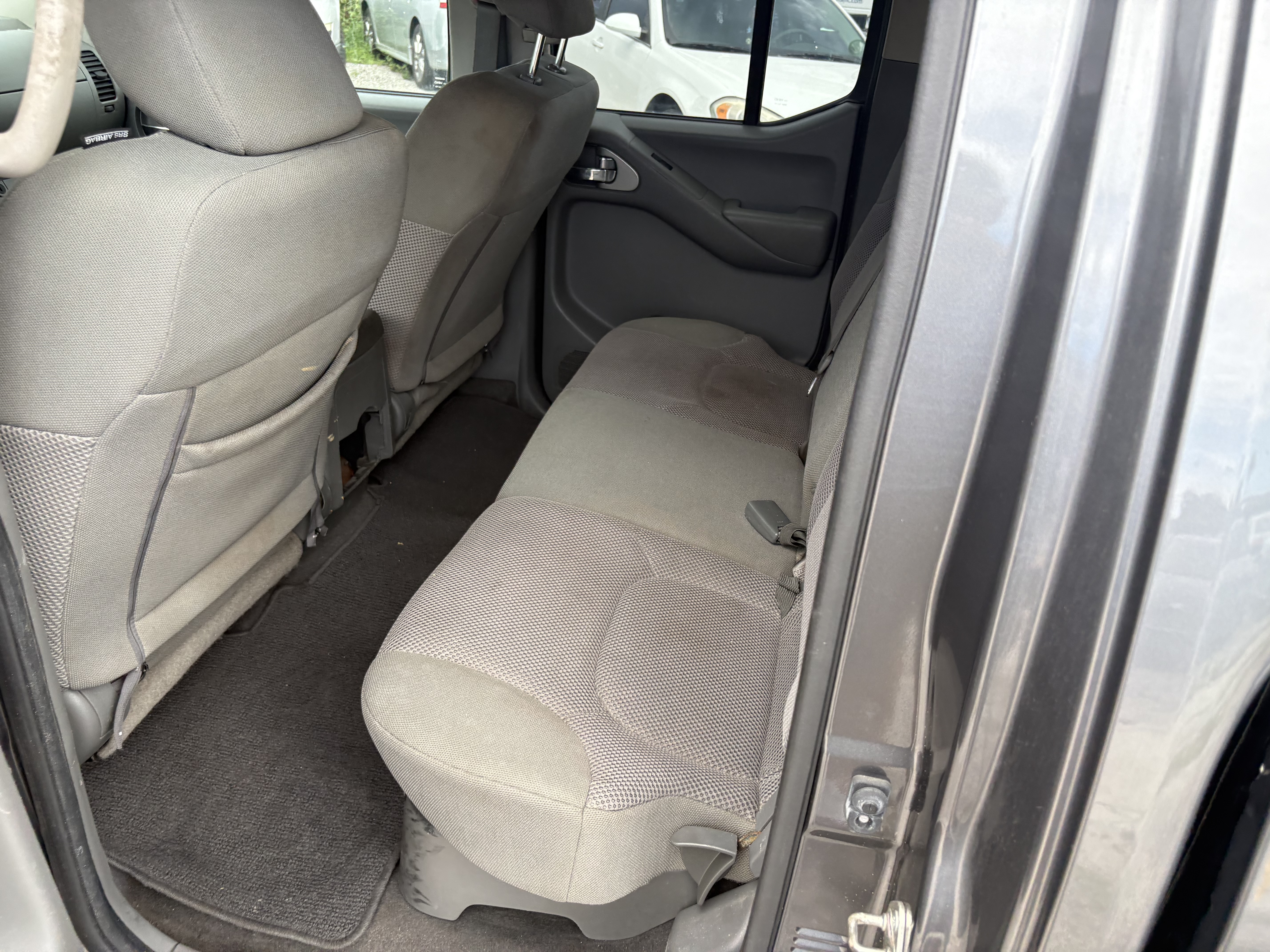 Used 2019 Nissan Frontier 2WD Crew Cab image 6