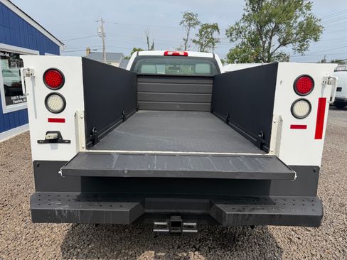 Used 2018 Chevrolet Silverado 2500 4x4 Regular Cab image 9