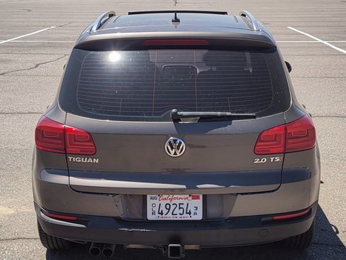 Used 2012 Volkswagen Tiguan S image 7