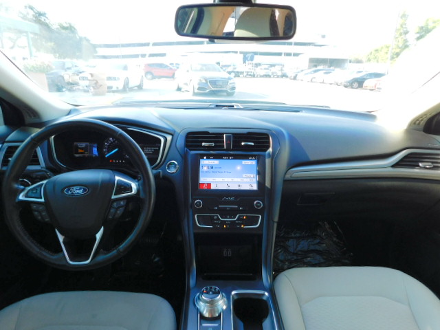 Used 2019 Ford Fusion SE FWD image 14