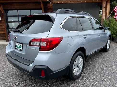 Used 2018 Subaru Outback 2.5i AWD/4WD image 5