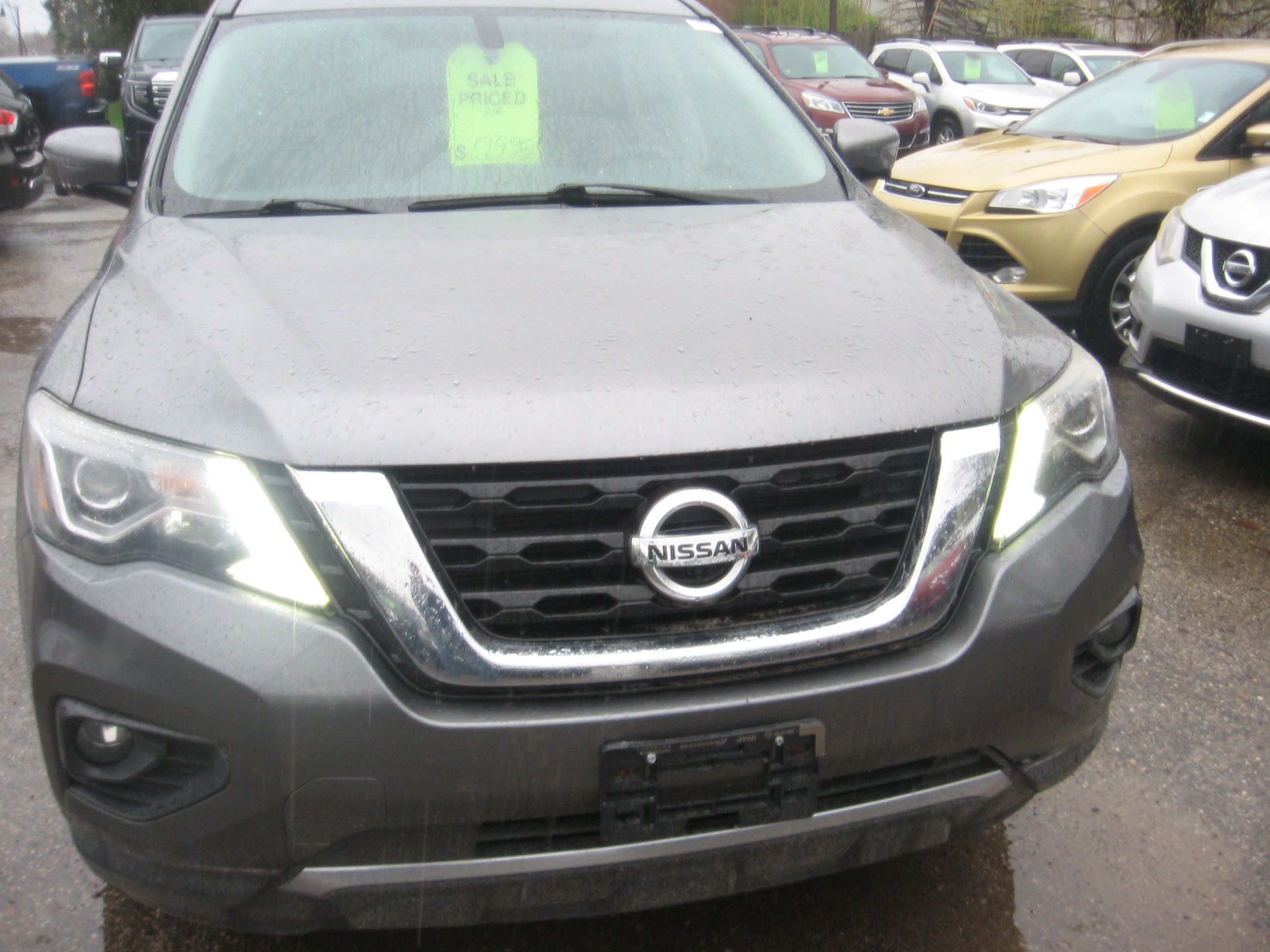 Used 2017 Nissan Pathfinder Platinum AWD/4WD image 2