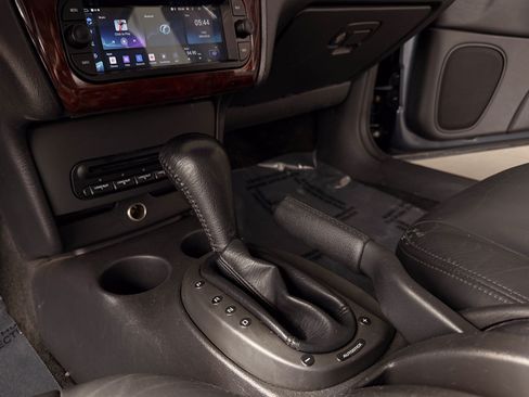 Used 2001 Chrysler Sebring LXi image 12