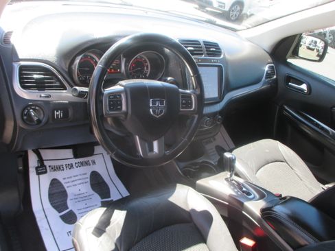 Used 2019 Dodge Journey Crossroad image 9