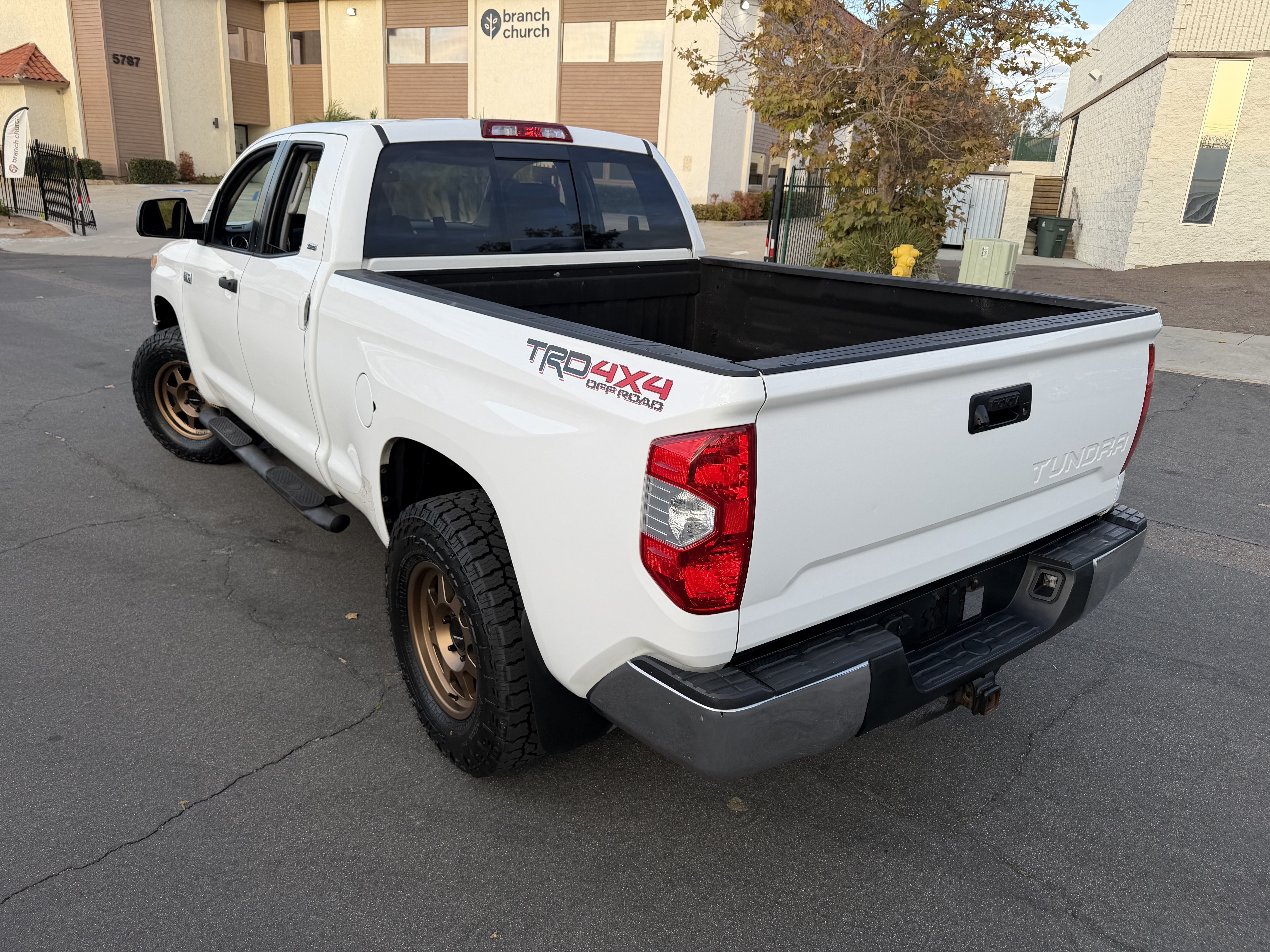 Used 2015 Toyota Tundra 4x4 SR5 w/ TRD Off-Road Pkg image 8
