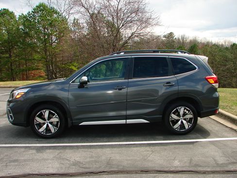 Used 2020 Subaru Forester Touring image 14