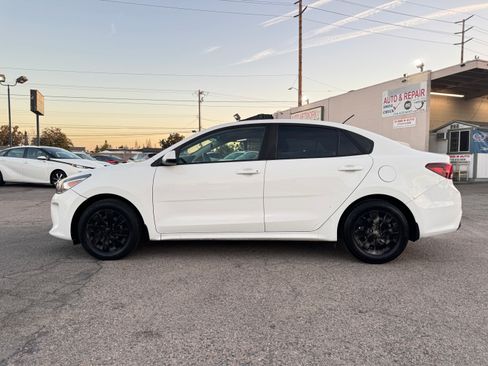 Used 2018 Kia Rio S image 3