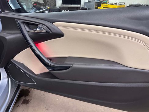 Used 2016 Buick Cascada Premium image 22