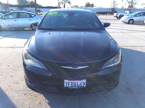 Used 2015 Chrysler 200 S image 5