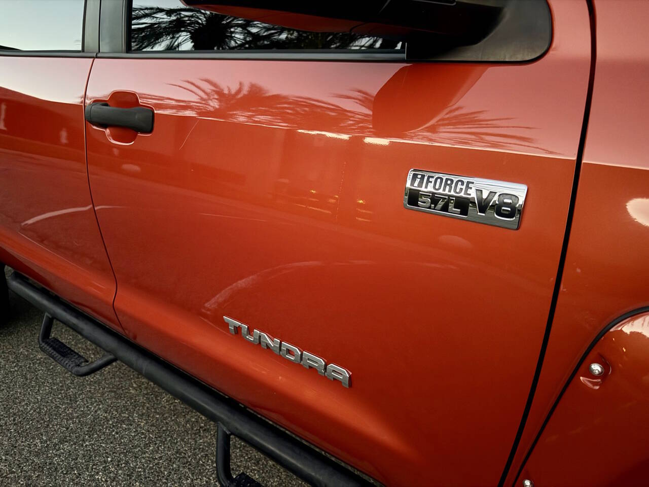 Used 2016 Toyota Tundra 4x4 CrewMax w/ SR5 & TRD Pkgs image 28