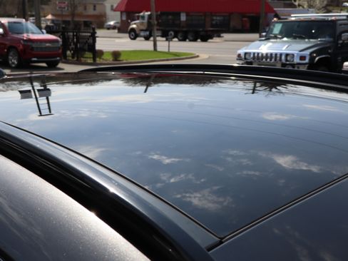 Used 2023 Alfa Romeo Stelvio Veloce image 11