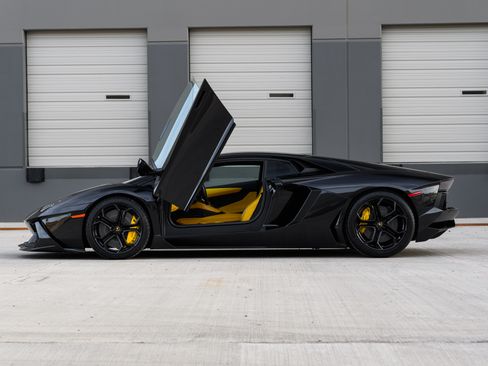 Used 2013 Lamborghini Aventador LP 700-4 image 19