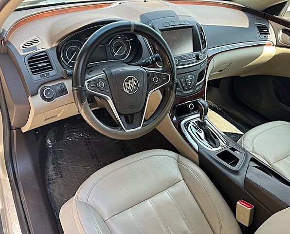 Used 2016 Buick Regal Leather FWD image 12