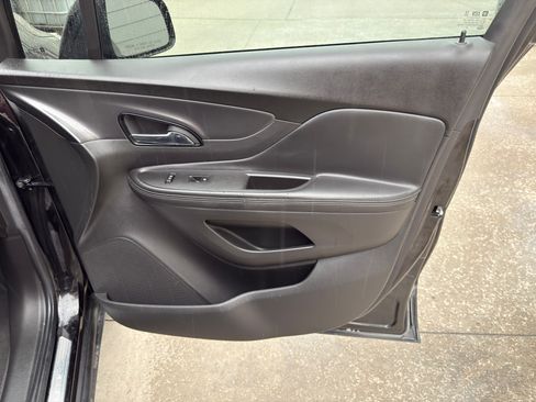 Used 2021 Buick Encore Preferred image 25