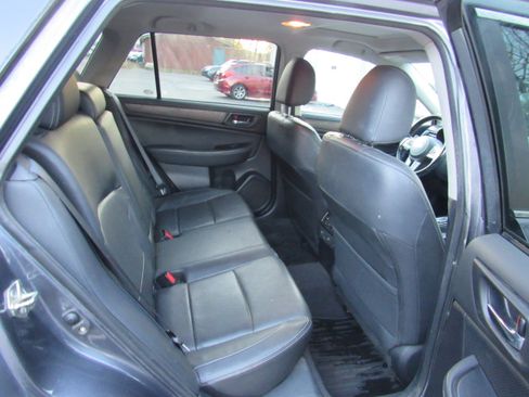 Used 2017 Subaru Outback 2.5i Limited image 18