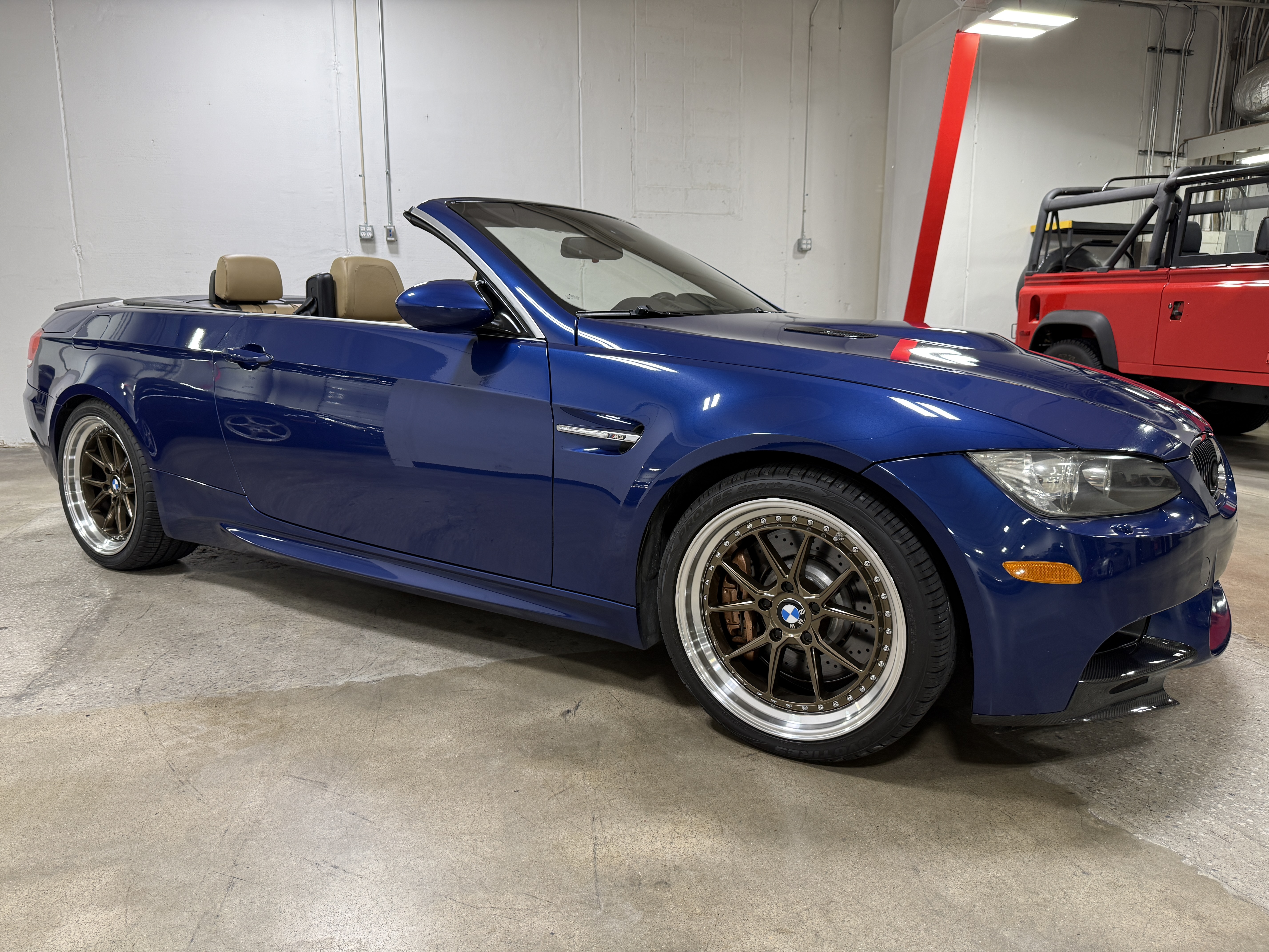 Used 2009 BMW M3 Convertible RWD image 2