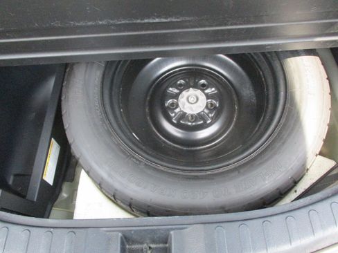 Used 2014 Toyota RAV4 AWD LE image 59