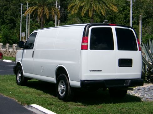 Used 2013 Chevrolet Express 2500 UNAVAIL RWD image 3