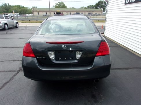 Used 2006 Honda Accord LX Sedan image 3