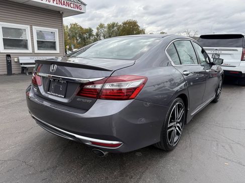 Used 2017 Honda Accord Sport image 8
