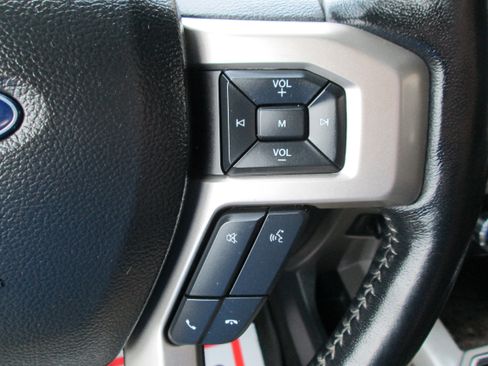 Used 2022 Ford F350 4x4 Crew Cab DRW Super Duty image 27