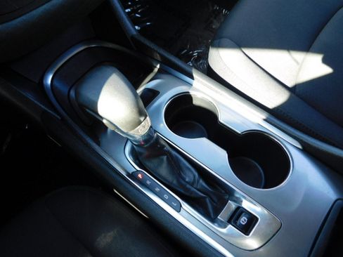 Used 2023 Chevrolet Malibu LT image 16