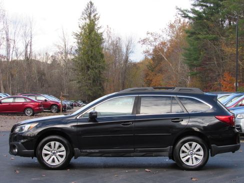 Used 2017 Subaru Outback 2.5i Premium image 5